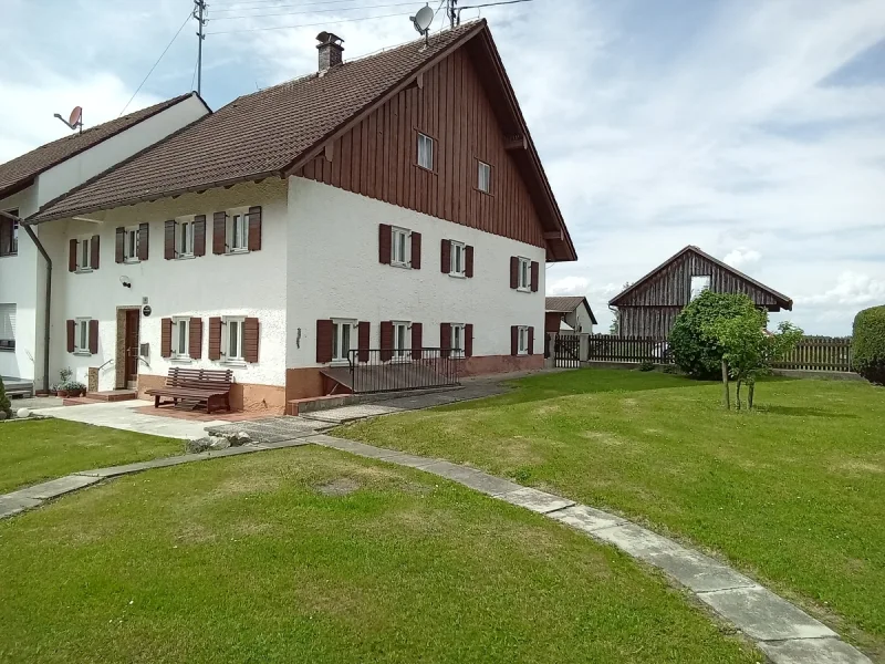 Hausansicht Osten u. Süden  - Haus kaufen in Igling - Dieses gepflegte ehemalige Bauernhaus mit einer wunderbaren Geschichte sucht seine neuen Bewohner!