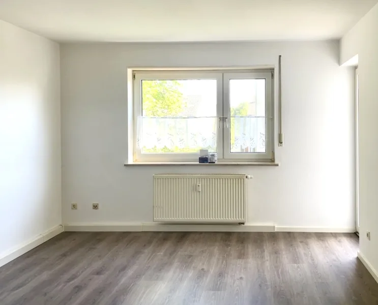 Schlaf-Zimmer mit Tür zur Loggia