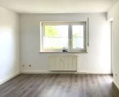 Schlaf-Zimmer mit Tür zur Loggia