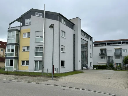 Straßenansicht  - Wohnung kaufen in Schwabmünchen - "Betreutes Wohnen"3-ZKB mit Balkon und Aufzug - Wohnen im Alter ab 55 Jahren -