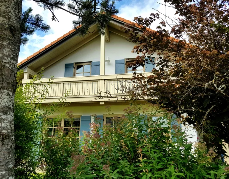 Süden - Haus kaufen in Kaufbeuren - NEUER PREIS!Ein großes, gemütliches Einfamilienhaus wartet in Kaufbeuren auf eine nette Familie