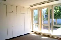 Büroraum mit Einbauschrank