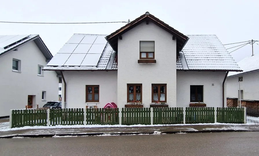 Haus - Haus kaufen in Friesenried - Schmuckes Einfamilienhaus für Paare und kleine Familien