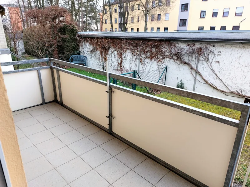 Balkon - Wohnung kaufen in Augsburg - ** GARTENWOHNUNG - TOP ANBINDUNG UND LAGE**VERMÖGENSBILDUNG UND -SICHERUNG - DER INFLATION ZUM TROTZ