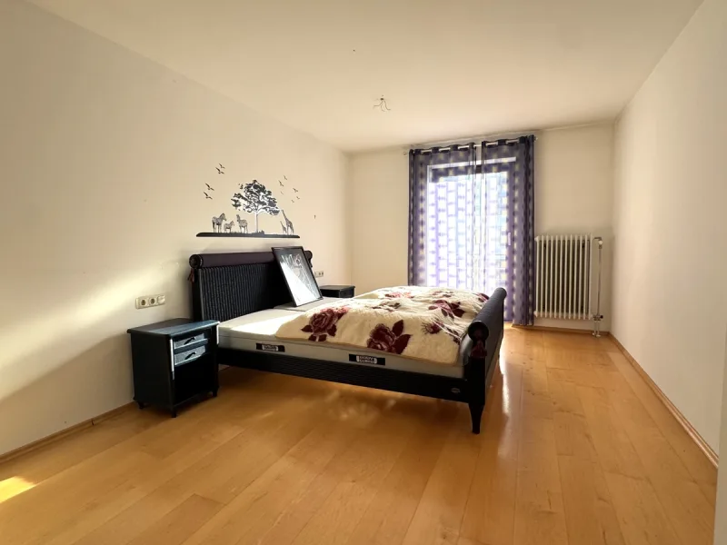 Schlafzimmer 1