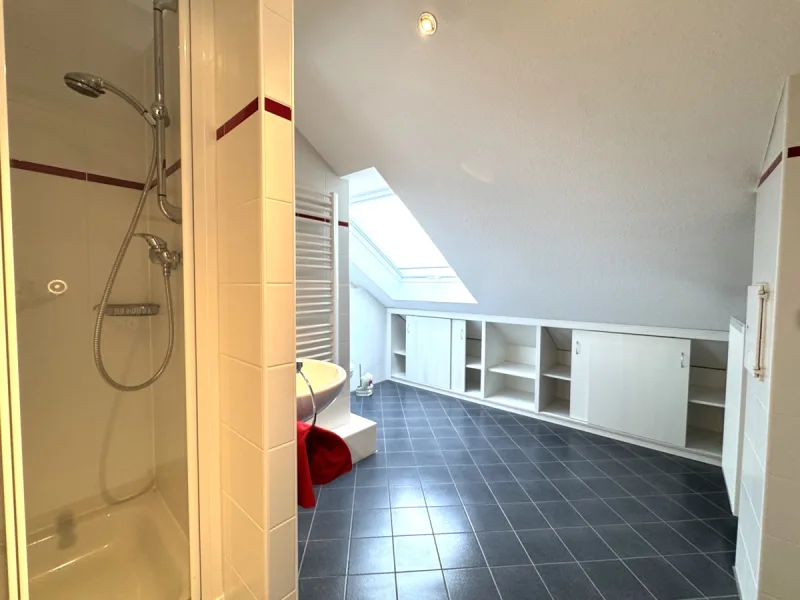 Badezimmer DG