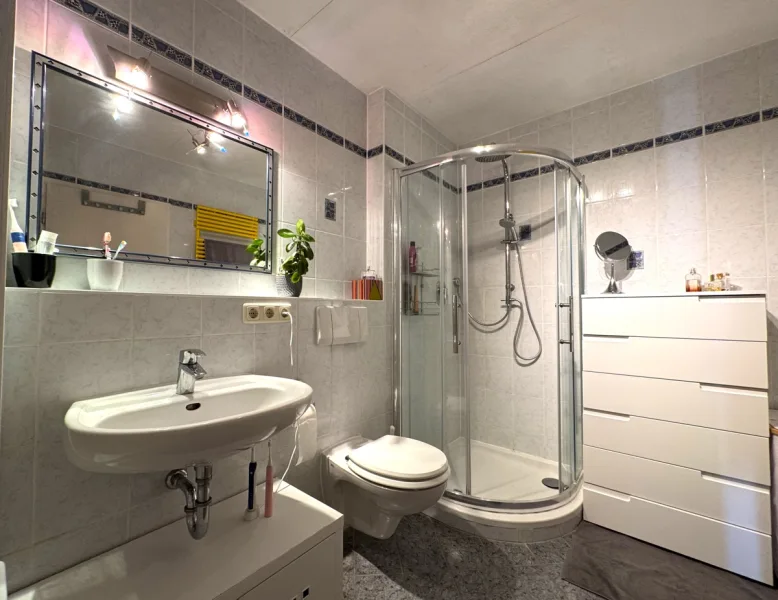 Badezimmer Ansicht 1