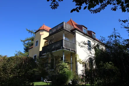 Süd-Westansicht - Wohnung mieten in Gessertshausen - ***ATTRAKTIVES - GROSSZÜGIGS DOMIZIL ZUM LEBEN, LIEBEN UND STREITEN***