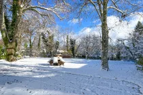 Weitläufiger Gartenbereich