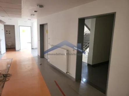 Eingang Einheit Vormieter - Büro/Praxis mieten in Passau - Passau Stadtmitte großzüge Büro-Praxiseinheit mit Entwicklingspotential