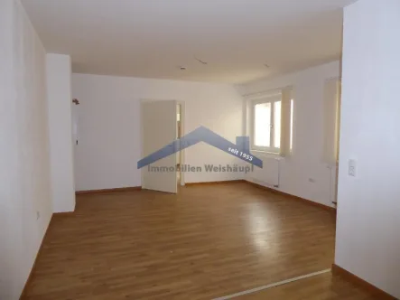 Zimmer 1 - Wohnung mieten in Passau - Schöne, ruhig gelegene 2-Zimmer Wohnung mit EBK in der Stadtmitte von Passau