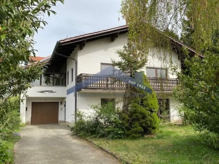 Hausansicht - Haus kaufen in Obernzell - Nähe Passau geräumiges Einfamilienhaus mit Garten