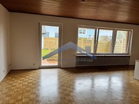 Wohnzimmer - Wohnung mieten in Vilshofen - Vilshofen gemütliche 4 Zimmer Terrassewohnung mit Gartenanteil und Garage