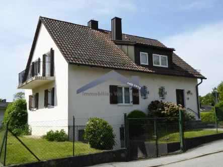 Hausansicht - Haus kaufen in Passau - Einfamilienhaus mit Terrasse und Garage in begehrter Wohnlage in Passau Stadt