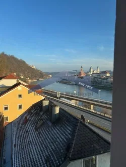 Ausblick - Wohnung mieten in Passau - Exklusives Stadthaus mit Altbaucharme im Passauer Zentrum! 3-Zimmer Whg. mit EBK und herrlichem Stadtblick!