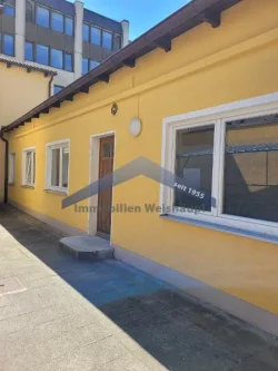 Hausansicht - Wohnung mieten in Passau - Stadt Passau Klostergarten ruhig gelegene 2-Zimmer Wohnung mit EBK