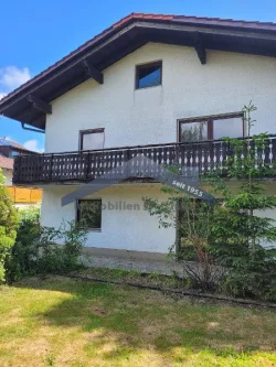 Hausansicht Vorderseite - Haus kaufen in Obernzell - Geräumiges Einfamilienhaus mit Garten und Garage Nähe Passau