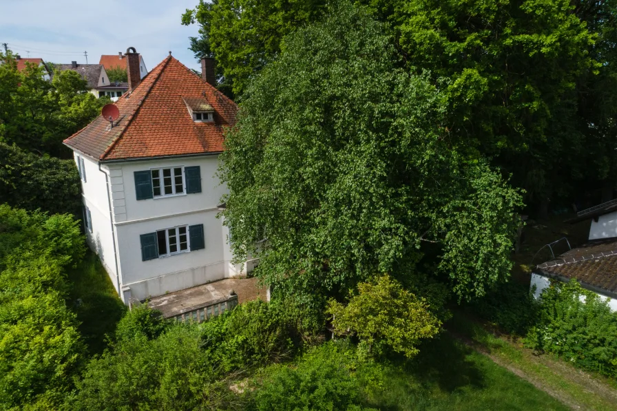  - Haus kaufen in Pöttmes - Historisches Juwel! Villa von 1925 auf großem Grund mit zusätzlichem Baurecht & Remise