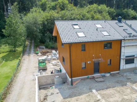 A+Haus - Haus kaufen in Wörthsee - Neubau Villenhälfte in traumhafter Hanglage