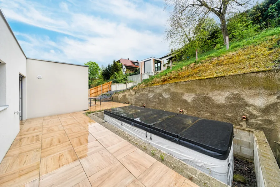 Terrasse mit Pool