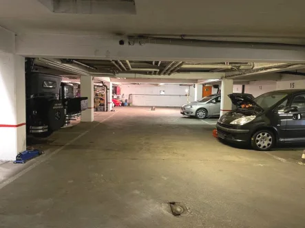  - Garage/Stellplatz kaufen in München - Romanplatz: Komplette Tiefgarage m. 16 Einzelstellplätzen