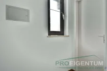 ... zusätzlicher Speisekammer mit Fenster!