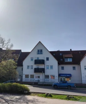 Ansicht Nord-West - Wohnung kaufen in Eckental-Eschenau - Gestalten Sie den Innenausbau: Großzügige 2-Zimmer-Eigentumswohnung mit Duplex-Parker