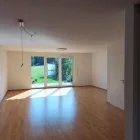 großzügiges Wohnzimmer