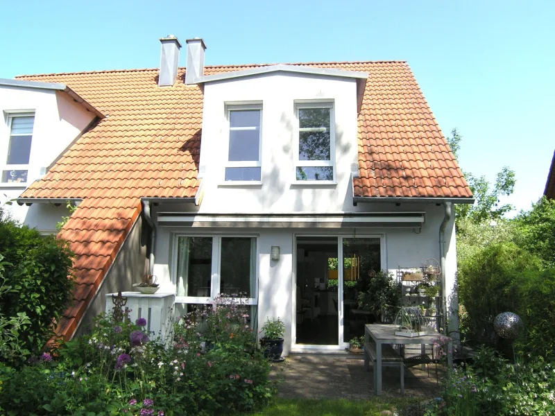 Ansicht Süd - Haus kaufen in Lauf - Gemütliche Doppelhaushälfte in ruhiger, idyllischer Wohnlage