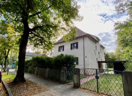 Ansicht Ost - Grundstück kaufen in München - Altbau aus 1905 auf großem Grundstück