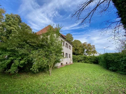 Südgarten - Haus kaufen in München - Stilaltbau aus 1905 (renovierungsbedürftig) auf großem Grundstück