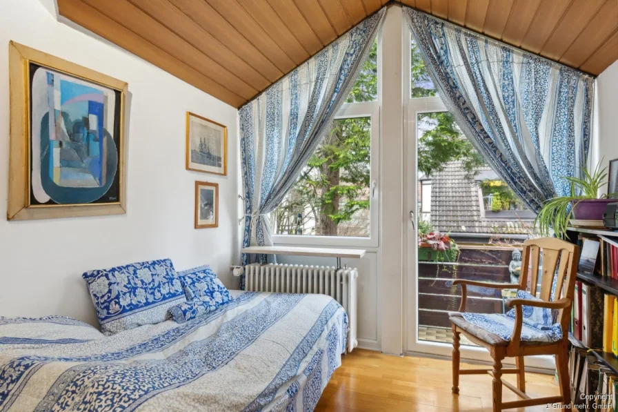 Schlafzimmer mit Balkon