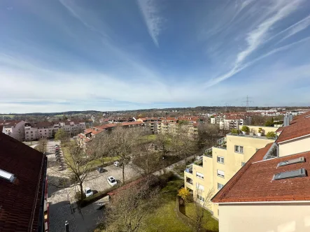 Aussicht-Bild2-2100 - Wohnung kaufen in Neusäß - Rarität, barrierefreie 3-4-ZKB-Dachterrassenwhg. mit Wohndiele, Terrasse 30 m², Balkon u. Lift -provisionsfrei-