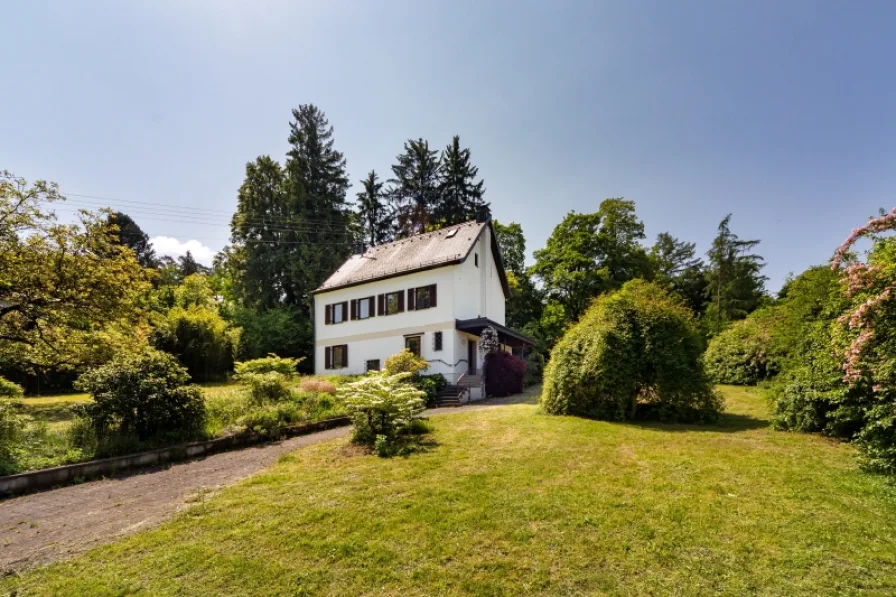 Villen-Grundstück in Augsburg-Neusäss - Haus kaufen in Neusäß - Villa auf riesigem Traumgrundstück mit parkähnlichem Flair!