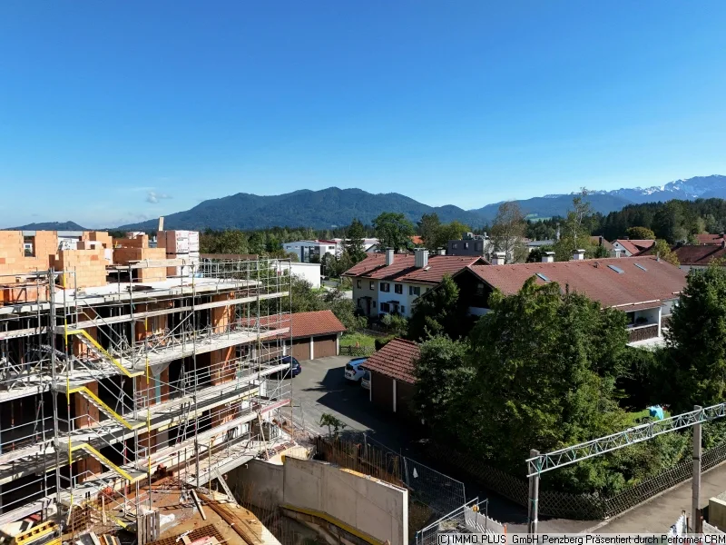 Gebäudewestseite - Wohnung kaufen in Penzberg - 3 Zimmer NB-SW-Balkonwhg mit Bergblick im Wohnpalais am Säubach