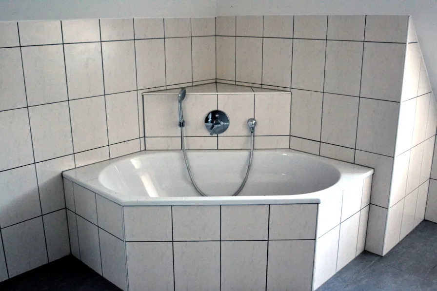 formschöne Badewanne