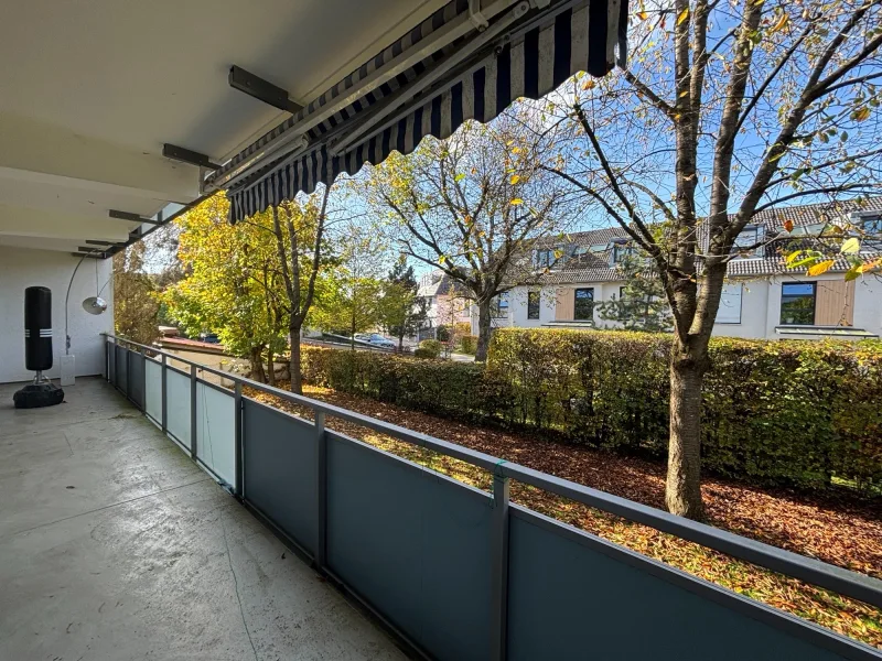 West-Loggia mit Blick ins Grüne - Wohnung mieten in Unterhaching - Großzügige 4-Zimmer-Wohnung mit sonniger Loggia