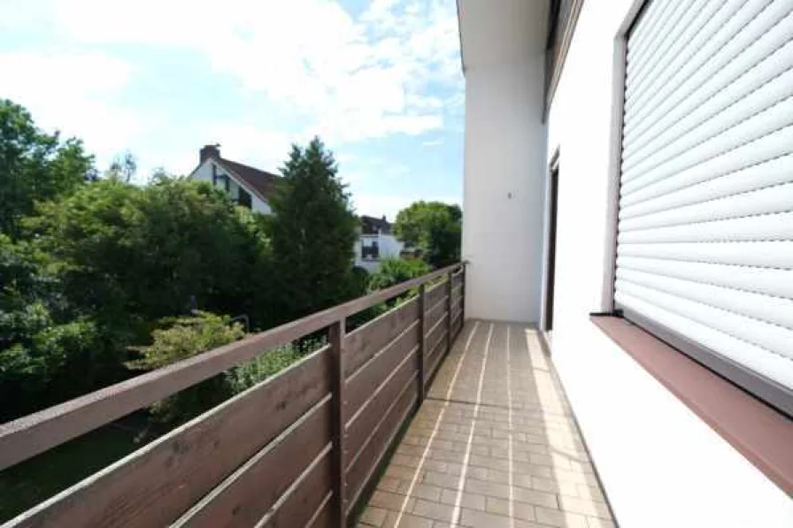 großer SW-Balkon