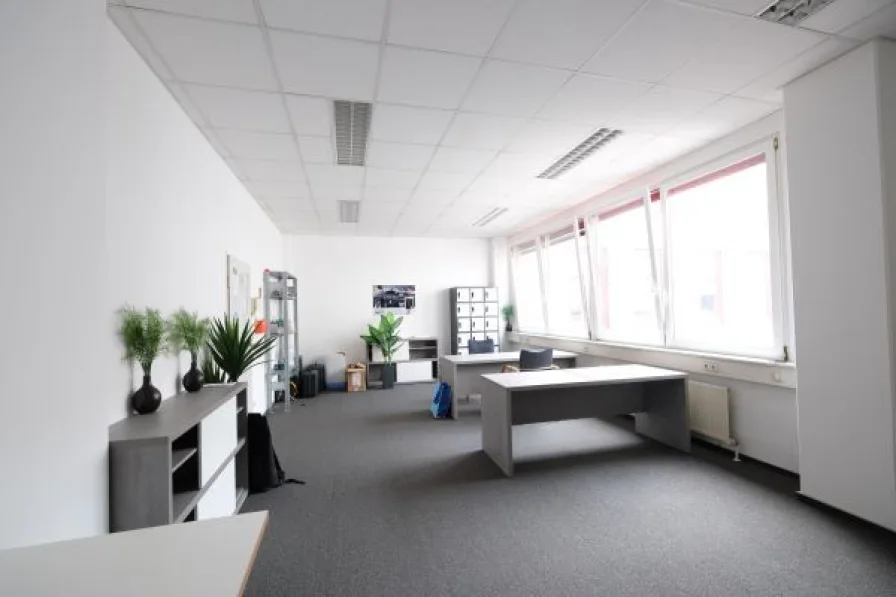 Büro 41,50 m_ - Büro/Praxis mieten in Unterschleißheim - UNTERSCHLEISSHEIM: ca.  41,50 m² Bürofläche für 9,50 €/m² nettok./Monat + 13,50 Lager für 6,50 €/m²