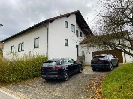 Aussenansicht - Haus kaufen in Duggendorf - Großes Haus in Duggendorf b. Regensburg zu verkaufen!