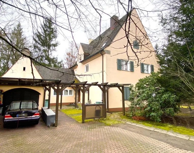 Aussenansicht - Haus kaufen in Roth - Fabrikantenvilla mit Traumgrundstück in Roth