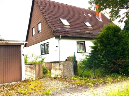 Aussenansicht - Haus kaufen in Hof - Freistehendes 1 - 2  Fam. Haus  mit schönem, großem Garten in Hof 