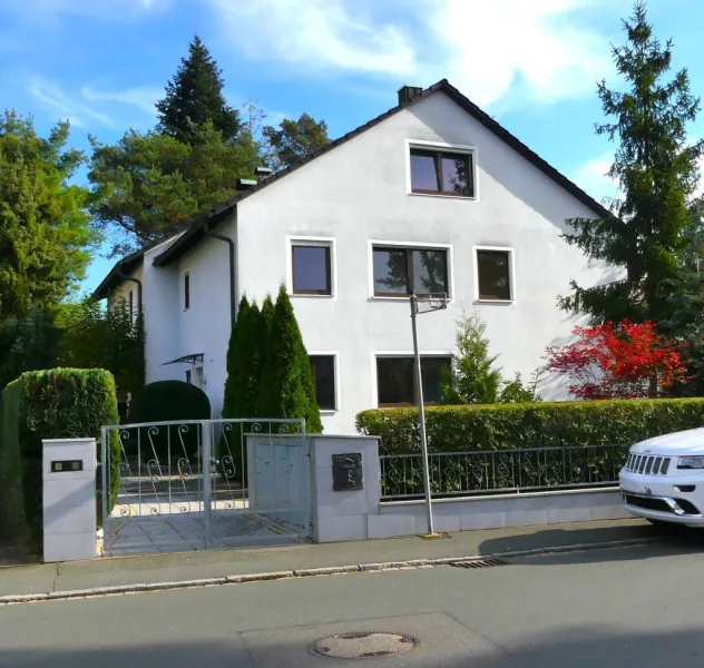 Aussenansicht - Haus mieten in Erlangen - Haus in Erlangen zu vermieten!