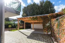 Hinterhof mit Carport