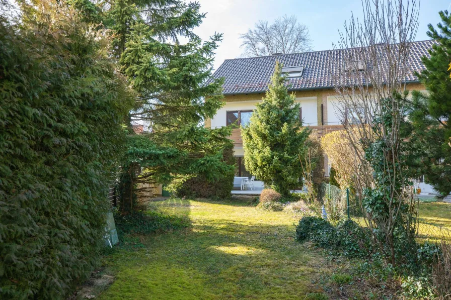 Garten - Haus kaufen in Dachau - HEGERICH: Geräumige Doppelhaushälfte in Dachau mit idyllischem Gartenparadies