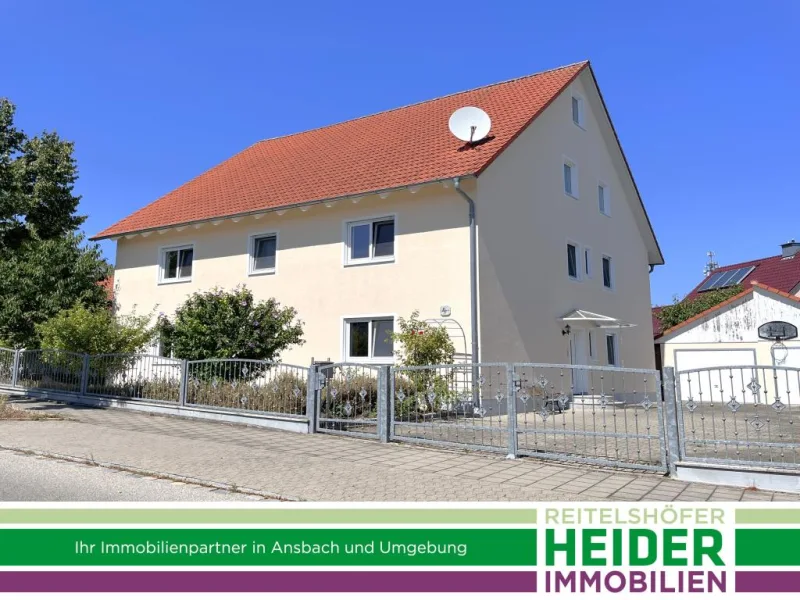 1720 Ansicht Südost - Haus kaufen in Ansbach - Zweifamilienhaus mit viel Platz