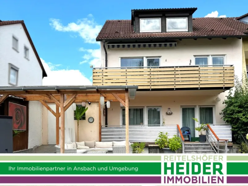 1727 Ansicht Gartenseite - Haus kaufen in Ansbach - Reiheneckhaus mit 5 Zimmern, Küche mit Einbauküche, Bad mit WC, 2 WCs extra, Flur, Balkon, Balkonterrasse