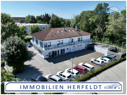 Vielseitiges Mehfamilienhaus - Haus kaufen in Schwabmünchen - Geräumiges Mehrfamilienhaus - großes Grundstück&Gewerbepotenzial–Lukratives Monteurhaus 10% Rendite!