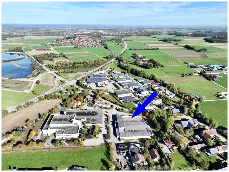 Direkt an der A96 - Halle/Lager/Produktion mieten in Jengen - Idealer Gewerbestandort (Lager/Halle/Produktion) ehemaliges Möbelhaus direkt an der A96/B12