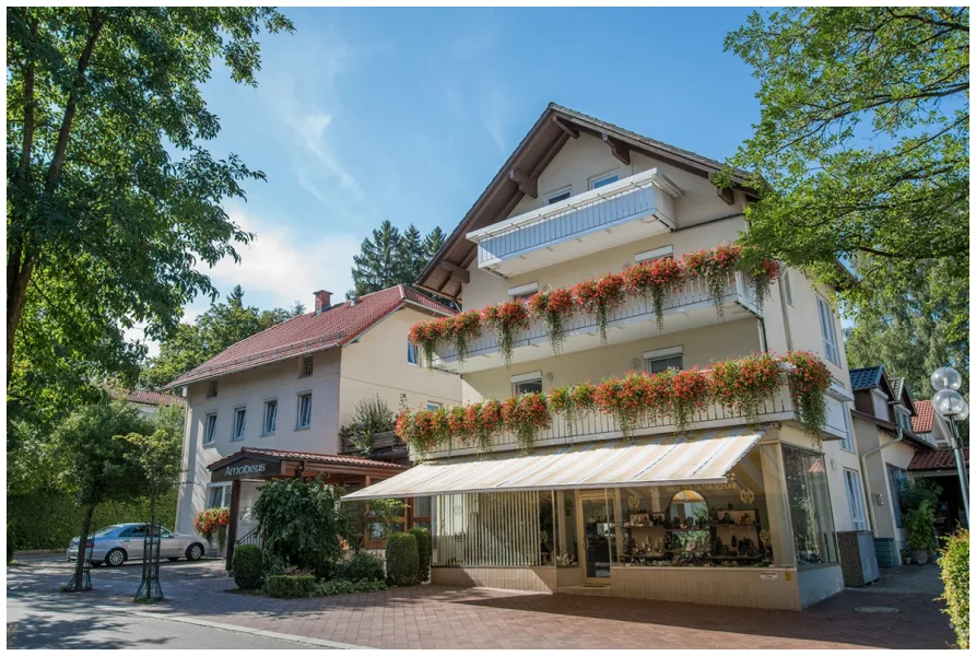 Großes Hotel in Bestlage - Gastgewerbe/Hotel mieten in Bad Wörishofen - Etabliertes Hotel/Monteurunterkunft mit 30 Zimmern + Restaurant in Bestlage von Bad Wörishofen